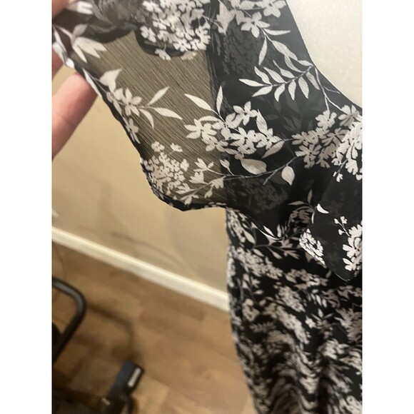 Banana Republic Black Gray Floral Maxi Dress 14 Asymmetrical Hem Flowy Ruffle - Picture 3 of 12